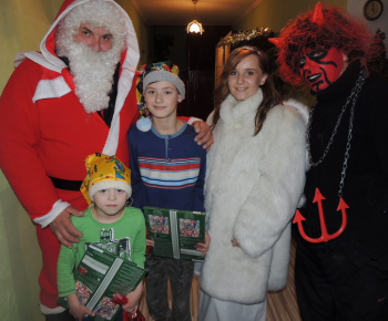 Mikuláš medzi deťmi 2014