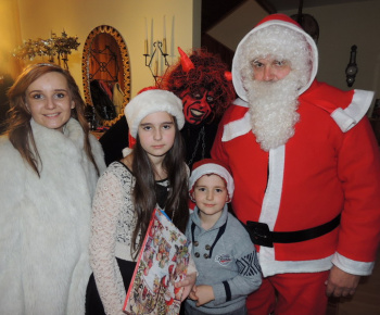 Mikuláš medzi deťmi 2014