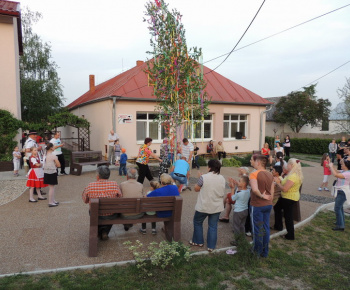 Stavanie mája 2013