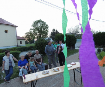 Stavanie mája 2013
