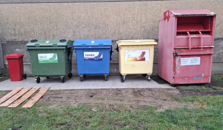 Stojisko kontajnerov na triedený zber