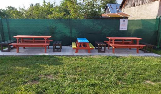 Oddychová zóna pri komunitnom centre v obci Hažín 